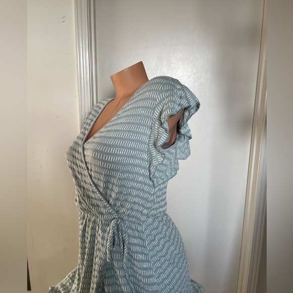 Caution to the Wind sea foam green dress - Picture 6 of 8